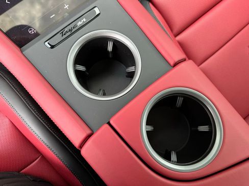 Used 2025 Porsche Taycan 4 Cross Turismo image 17