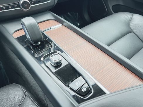 Used 2023 Volvo XC60 B5 Plus w/ Climate Package image 22