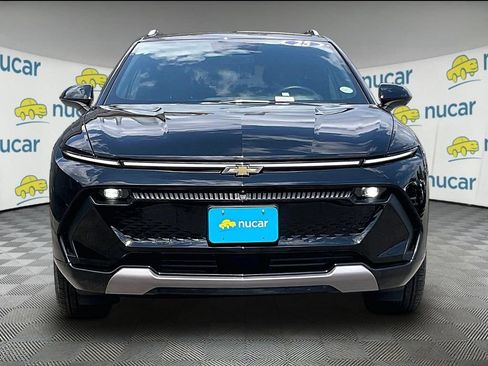 Used 2025 Chevrolet Equinox EV LT w/ Convenience Package AWD/4WD image 2
