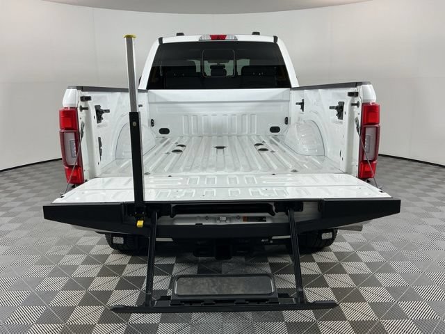 Used 2022 Ford F350 Platinum AWD/4WD image 9
