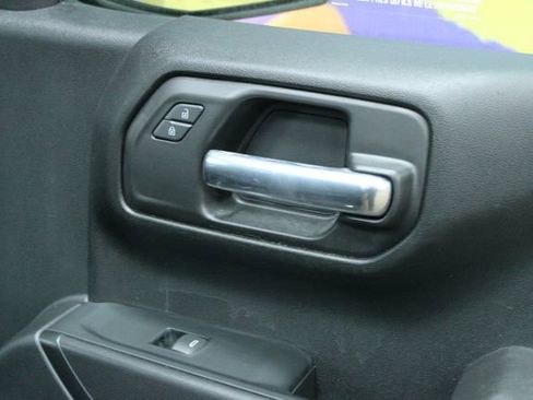 Used 2023 Chevrolet Silverado 1500 Custom AWD/4WD image 9
