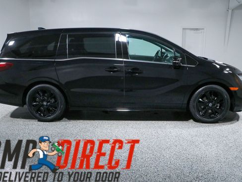 Used 2023 Honda Odyssey Sport image 6