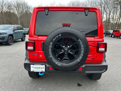 Used 2023 Jeep Wrangler Unlimited w/ Cold Weather Group AWD/4WD image 6