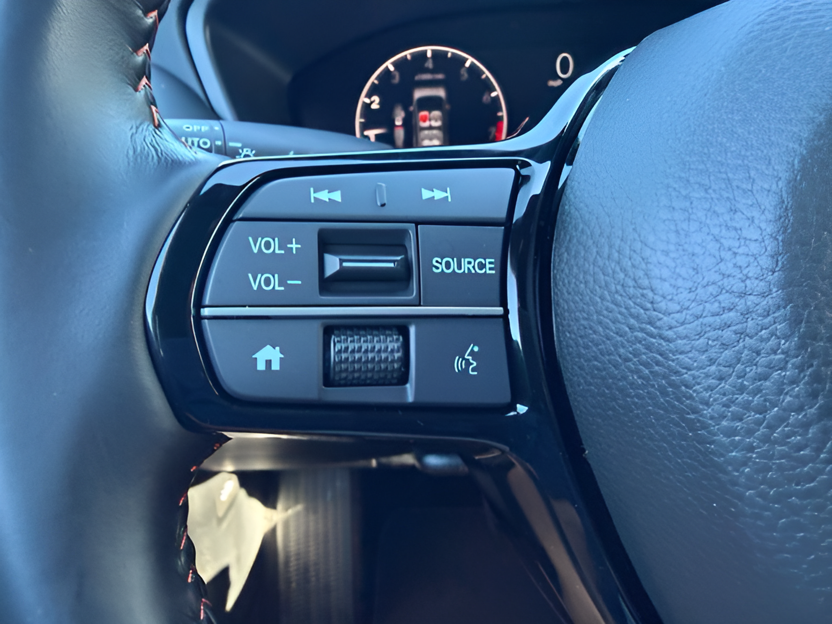 Certified 2025 Honda HR-V Sport image 13