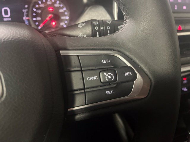 Used 2025 Jeep Compass Latitude AWD/4WD image 14