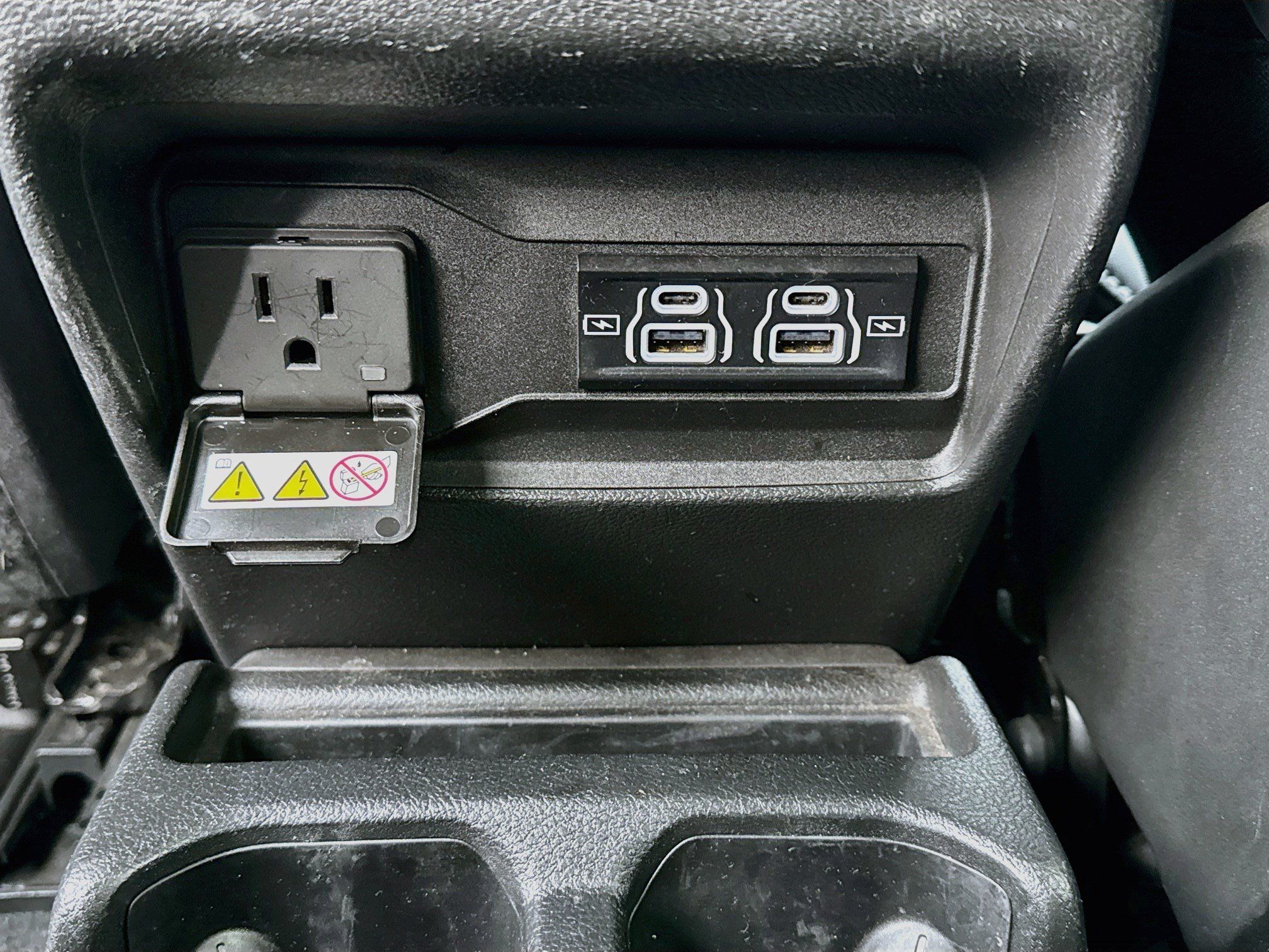 Used 2023 Jeep Grand Cherokee L Laredo RWD image 16