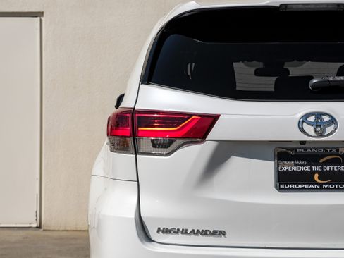 Used 2019 Toyota Highlander LE image 40