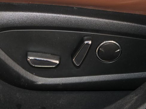 Used 2022 Lincoln Nautilus Reserve w/ Equipment Group 201A image 17