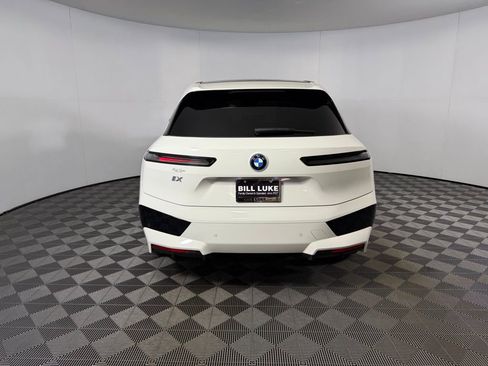 Used 2023 BMW iX xDrive50 w/ Sport Package image 8