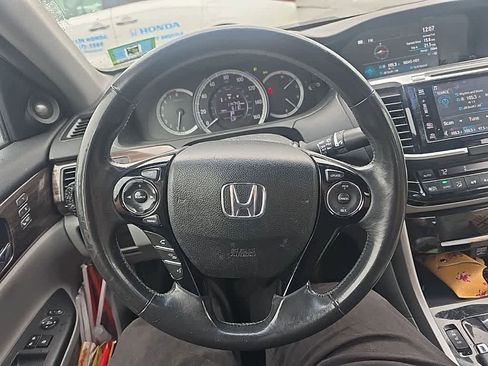 Used 2016 Honda Accord EX-L image 11