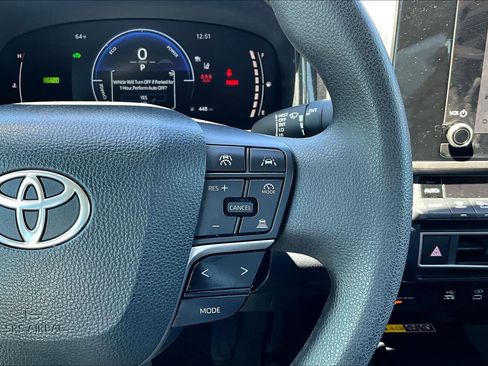 Used 2025 Toyota Camry LE image 24