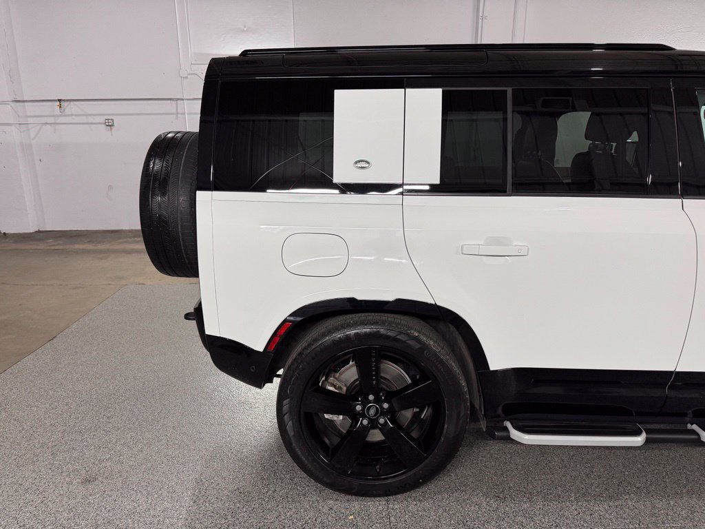 Used 2023 Land Rover Defender 110 X-Dynamic SE AWD/4WD image 11
