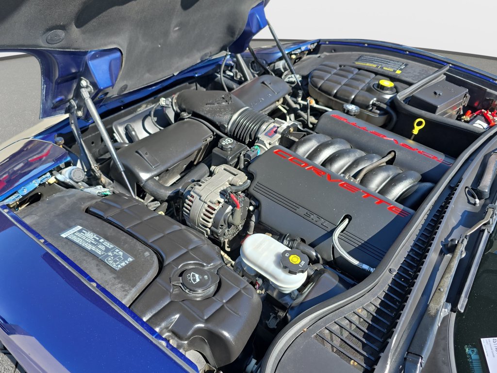 Used 2004 Chevrolet Corvette Coupe w/ Preferred Equipment Group RWD image 28