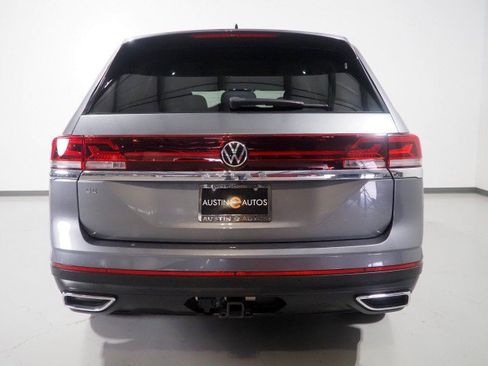 Used 2025 Volkswagen Atlas SE w/ Panoramic Sunroof Package FWD image 48