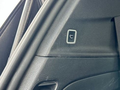 Used 2018 Chrysler Pacifica Touring-L w/ Advanced Safetytec Group FWD image 11