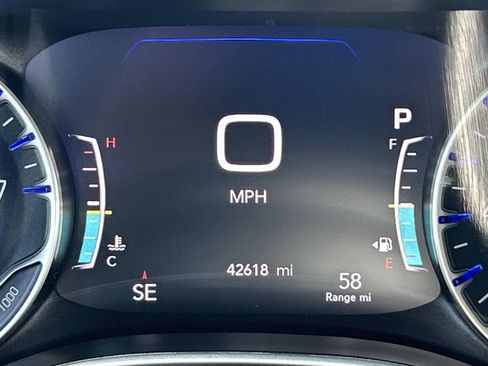Used 2023 Chrysler Pacifica Touring-L FWD image 41