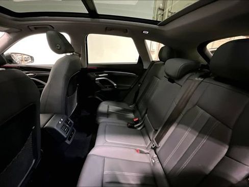 Certified 2025 Audi Q5 Premium w/ Convenience Package AWD/4WD image 22