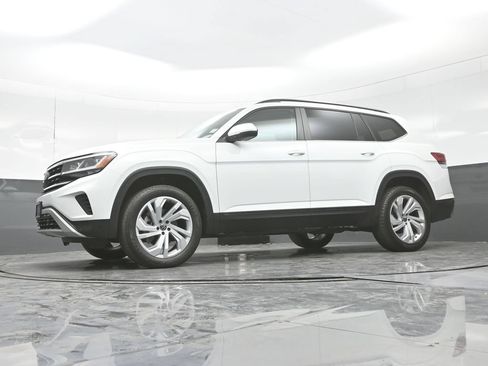 Used 2023 Volkswagen Atlas SE w/ Panoramic Sunroof Package AWD/4WD image 31