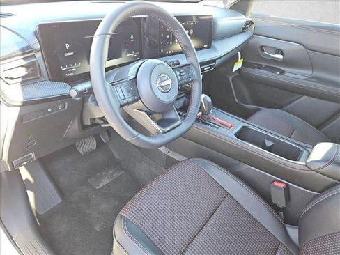 New 2026 Nissan Kicks SR image 3