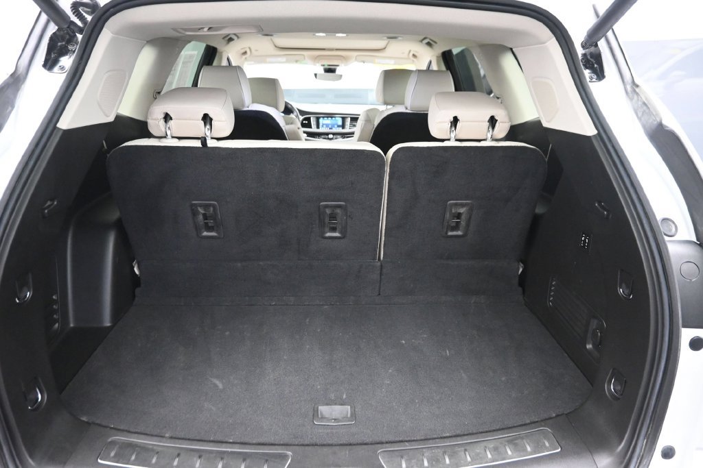 Used 2023 Buick Enclave Avenir w/ Avenir Technology Package AWD/4WD image 12