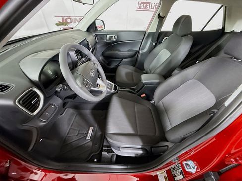 Certified 2026 Hyundai Venue SE image 24