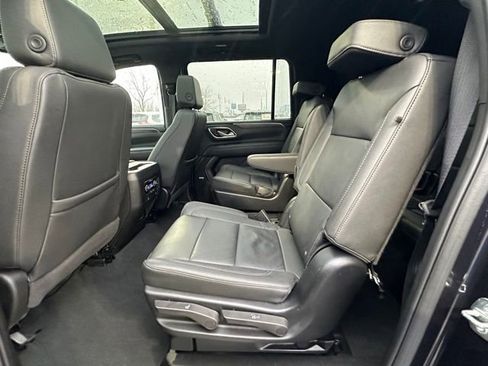 Used 2024 Chevrolet Suburban Z71 w/ Luxury Package image 31