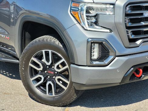 Used 2021 GMC Sierra 1500 AT4 w/ Technology Package AWD/4WD image 9