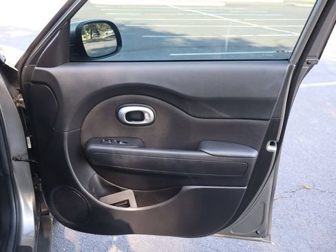 Used 2018 Kia Soul w/ Convenience Package FWD image 26