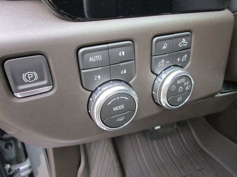 New 2026 GMC Sierra 1500 SLT w/ SLT Premium Plus Package AWD/4WD image 34