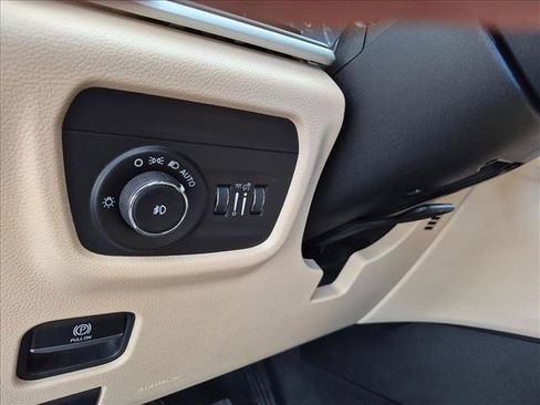 Used 2021 Jeep Grand Cherokee L Limited AWD/4WD image 14