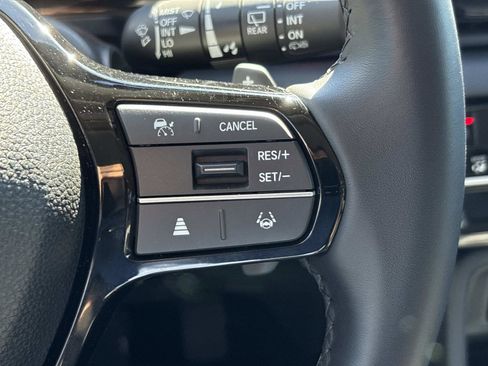 Used 2025 Honda Pilot Touring image 19