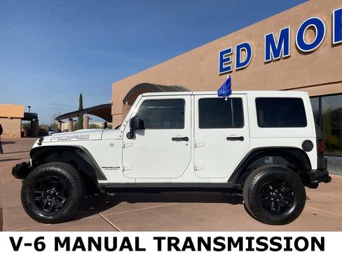 Used 2013 Jeep Wrangler Unlimited Sahara image 6