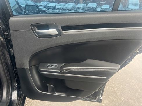 Used 2018 Chrysler 300 S image 13