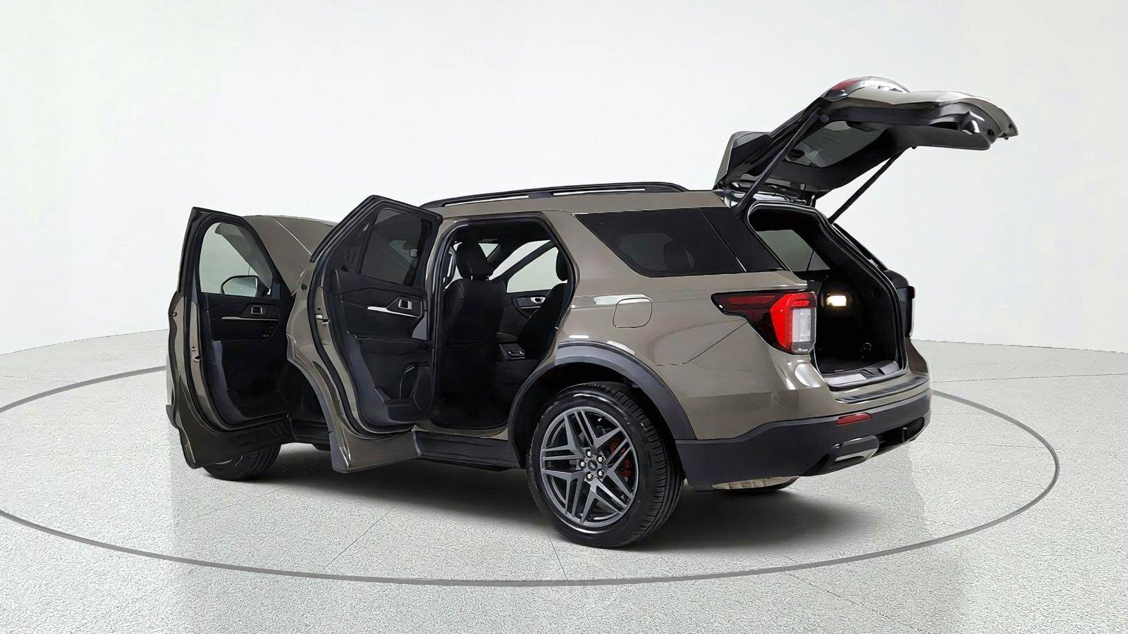Used 2026 Ford Explorer ST-Line w/ ST-Line Street Pack AWD/4WD image 12