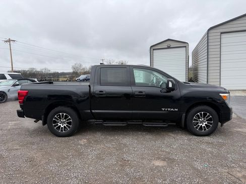 Used 2023 Nissan Titan SV w/ SV Convenience Package image 15