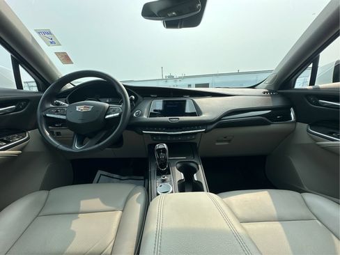 Certified 2023 Cadillac XT4 Premium Luxury AWD/4WD image 27