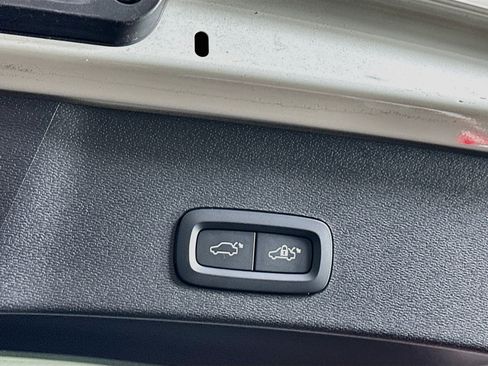 Used 2023 Volvo C40 P8 Recharge Plus AWD/4WD image 30
