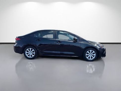 Used 2024 Toyota Corolla LE image 2