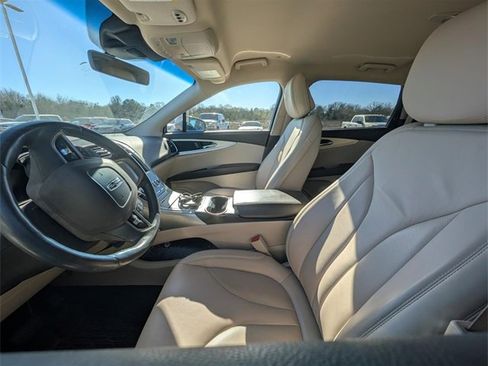 Used 2020 Lincoln Nautilus FWD w/ Equipment Group 101A image 9