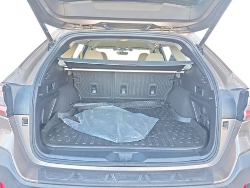 Used 2021 Subaru Outback Premium image 19