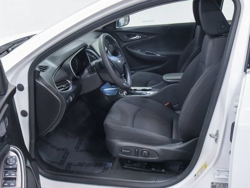Used 2023 Chevrolet Malibu LT FWD image 2