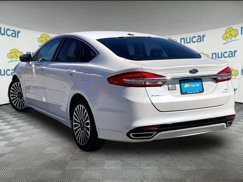 Used 2017 Ford Fusion SE w/ Fusion SE Technology Package FWD image 4