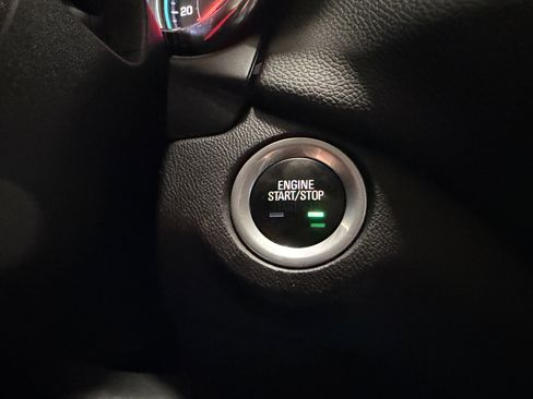 Used 2020 Chevrolet Equinox LT image 38