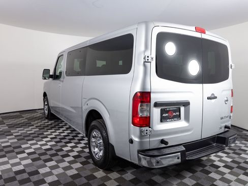 Used 2019 Nissan NV 3500 SV w/ Navigation Package image 5