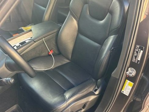 Used 2024 Volvo XC90 B5 Plus w/ Protection Package Premier image 2