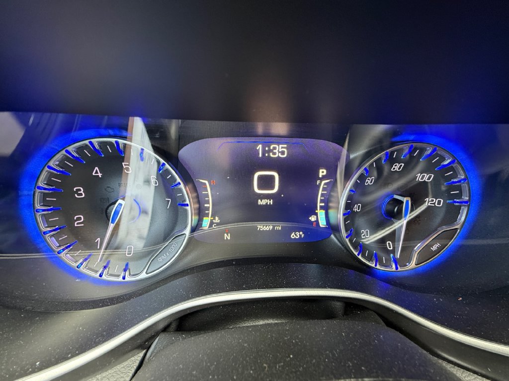 Used 2024 Chrysler Pacifica Touring-L FWD image 13