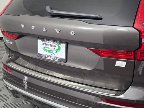 Used 2023 Volvo XC60 T8 Ultimate w/ Climate Package image 15