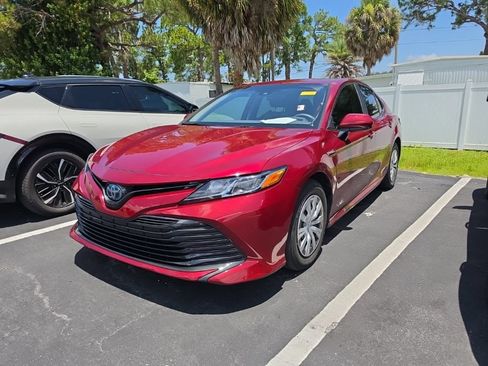 Used 2020 Toyota Camry LE FWD image 4