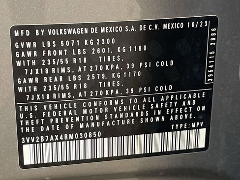 Used 2024 Volkswagen Tiguan SE image 32