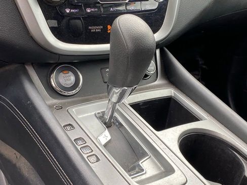 Used 2019 Nissan Murano S image 14
